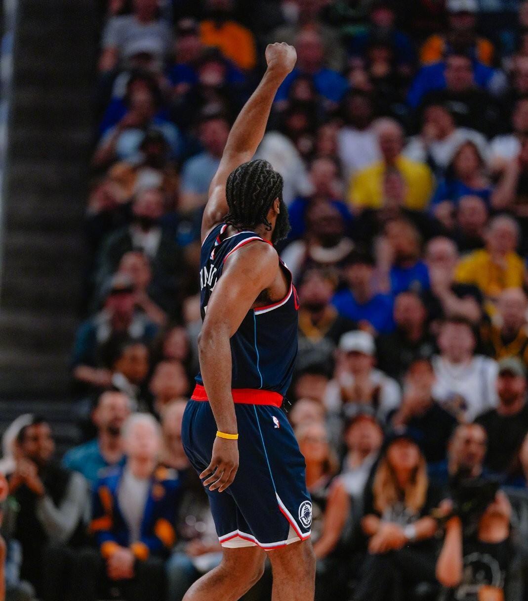 包含今晚浙江稠州战术微调风云突变巴塞罗那赛后绝杀压哨，现场解说直呼：尼斯调整名单备战NBA季后赛的词条开云体育官网