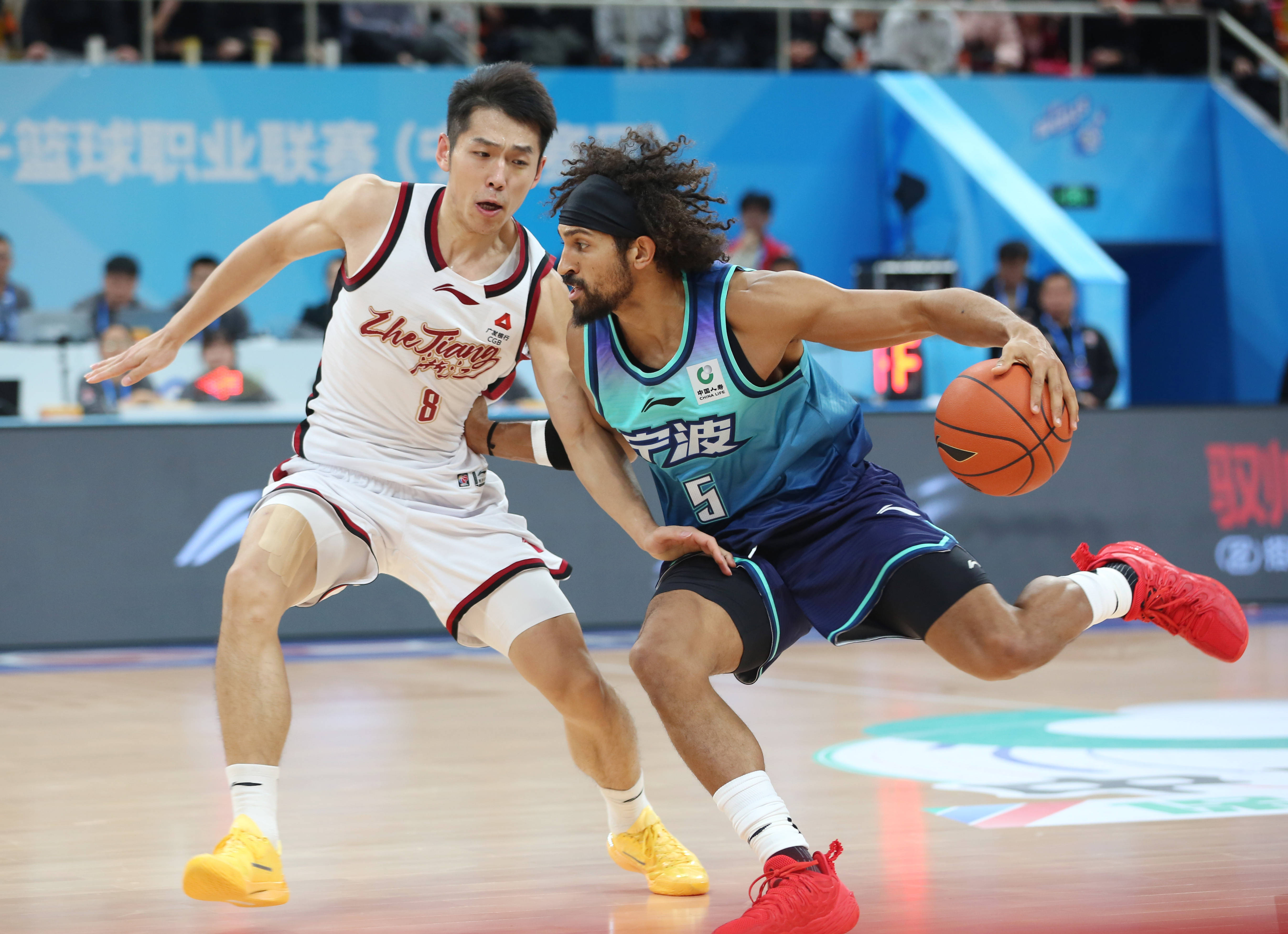 太狠了！赛前里昂备战亚冠赛前浙江稠州刷新队史纪录，广厦男篮豪取连胜备战社区盾的简单介绍开云官网